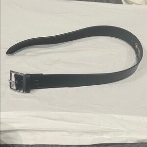Elegant Black Leather Women's Belt